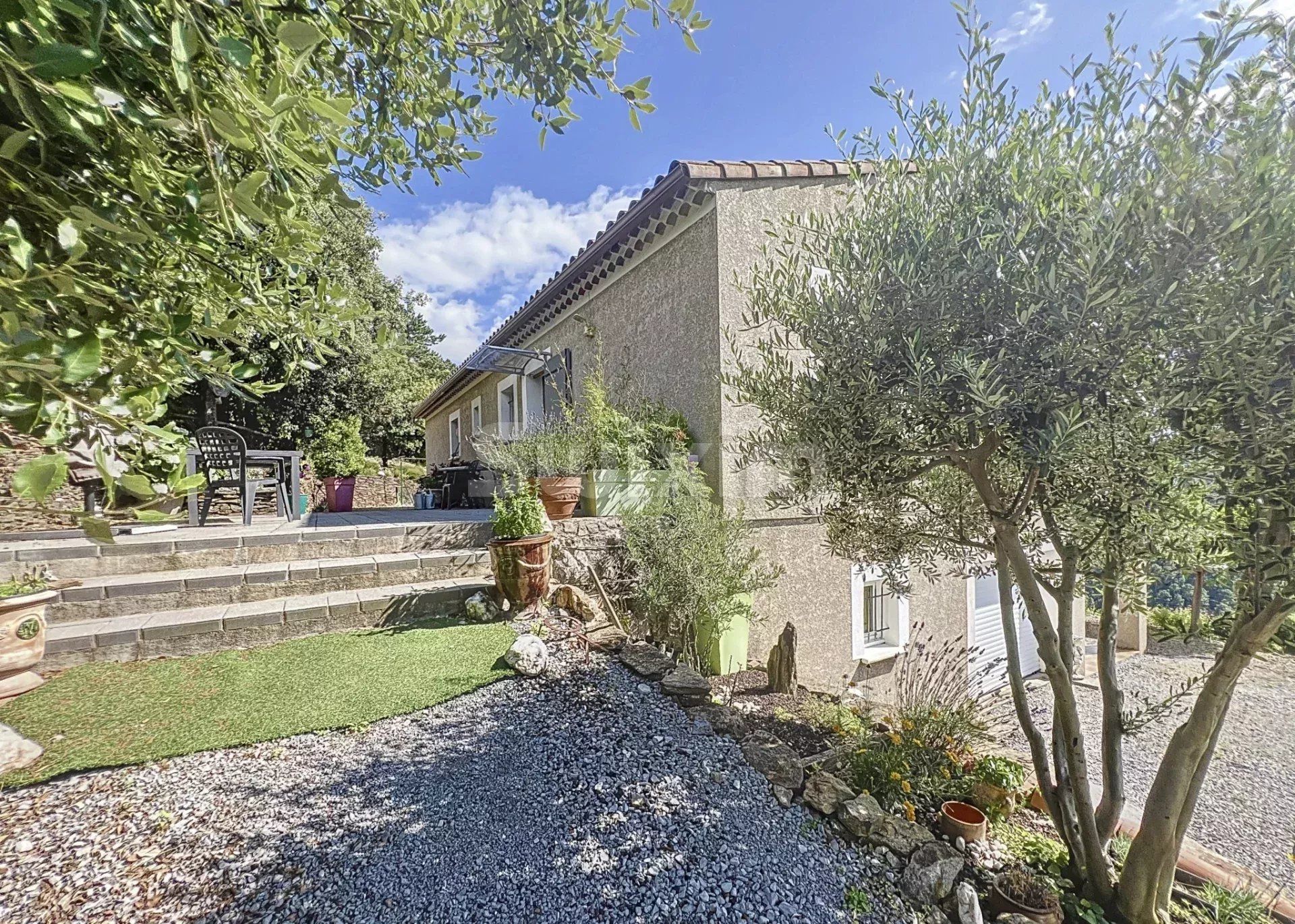 villa 6 Camere in vendita su Génolhac (30450)