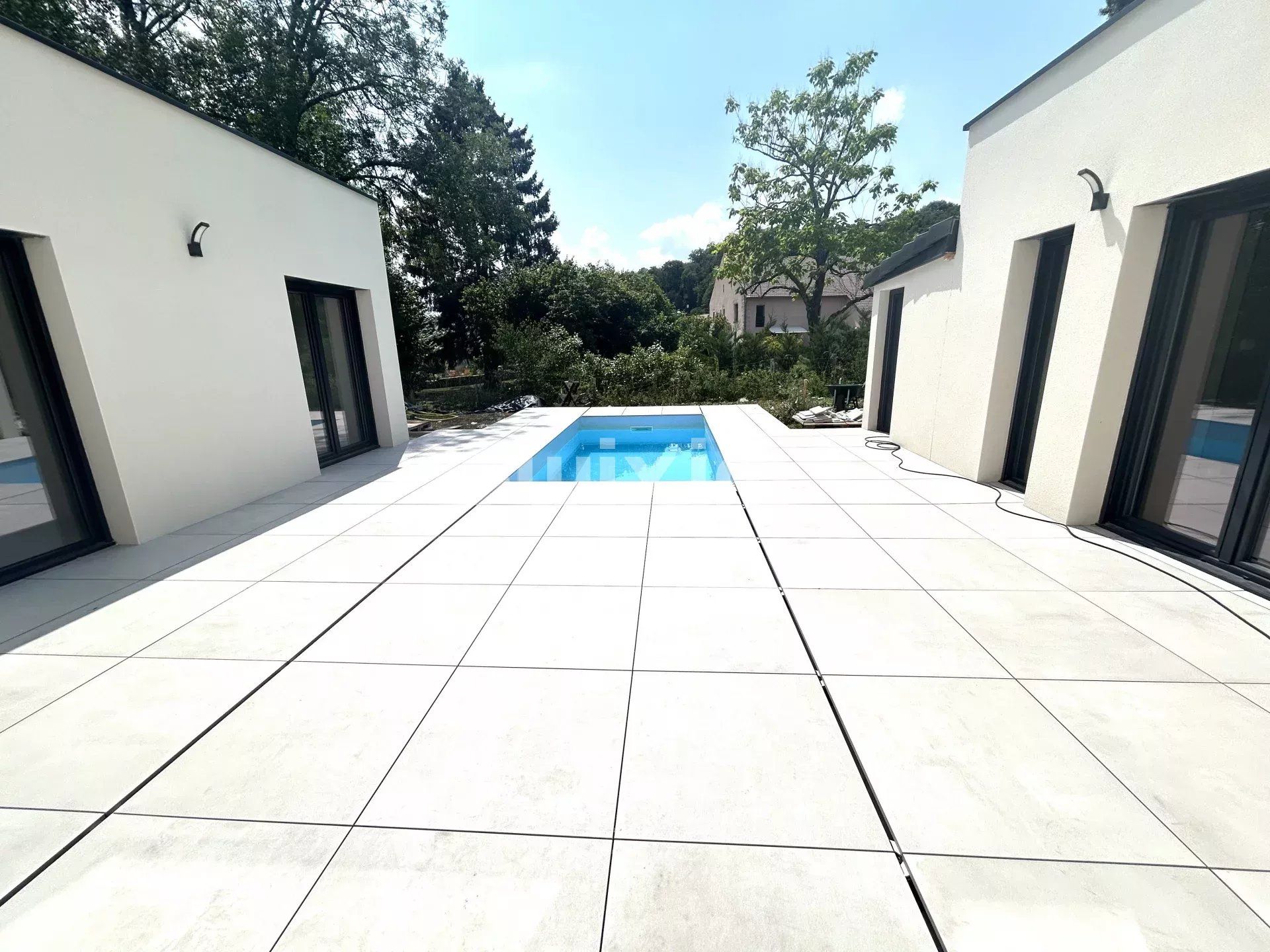 house 5 Rooms for sale on Authume (39100)