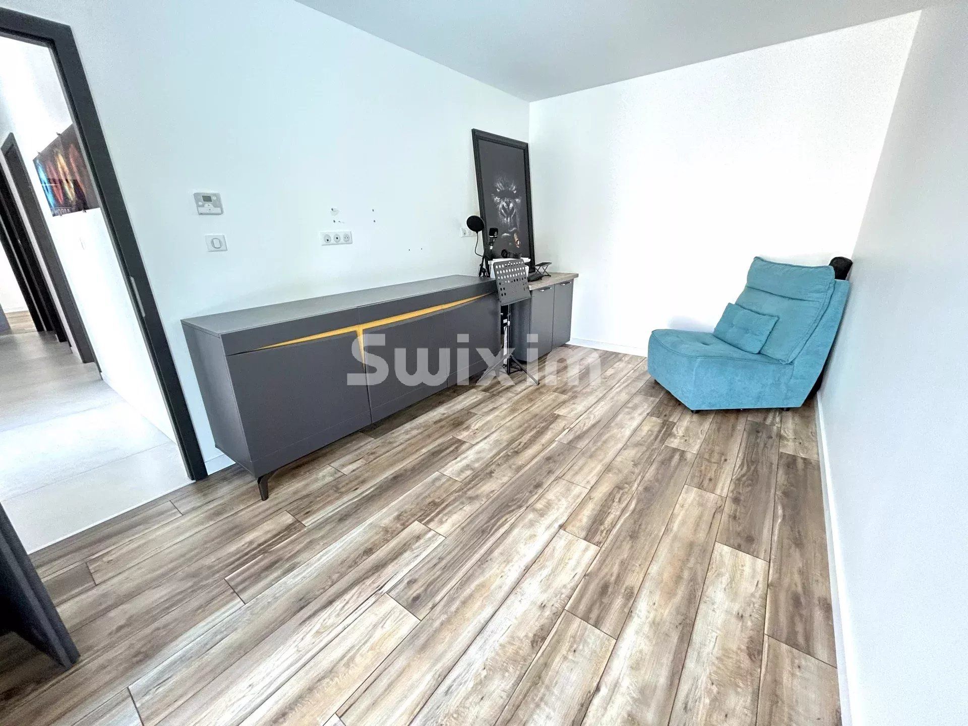 house 5 Rooms for sale on Authume (39100)