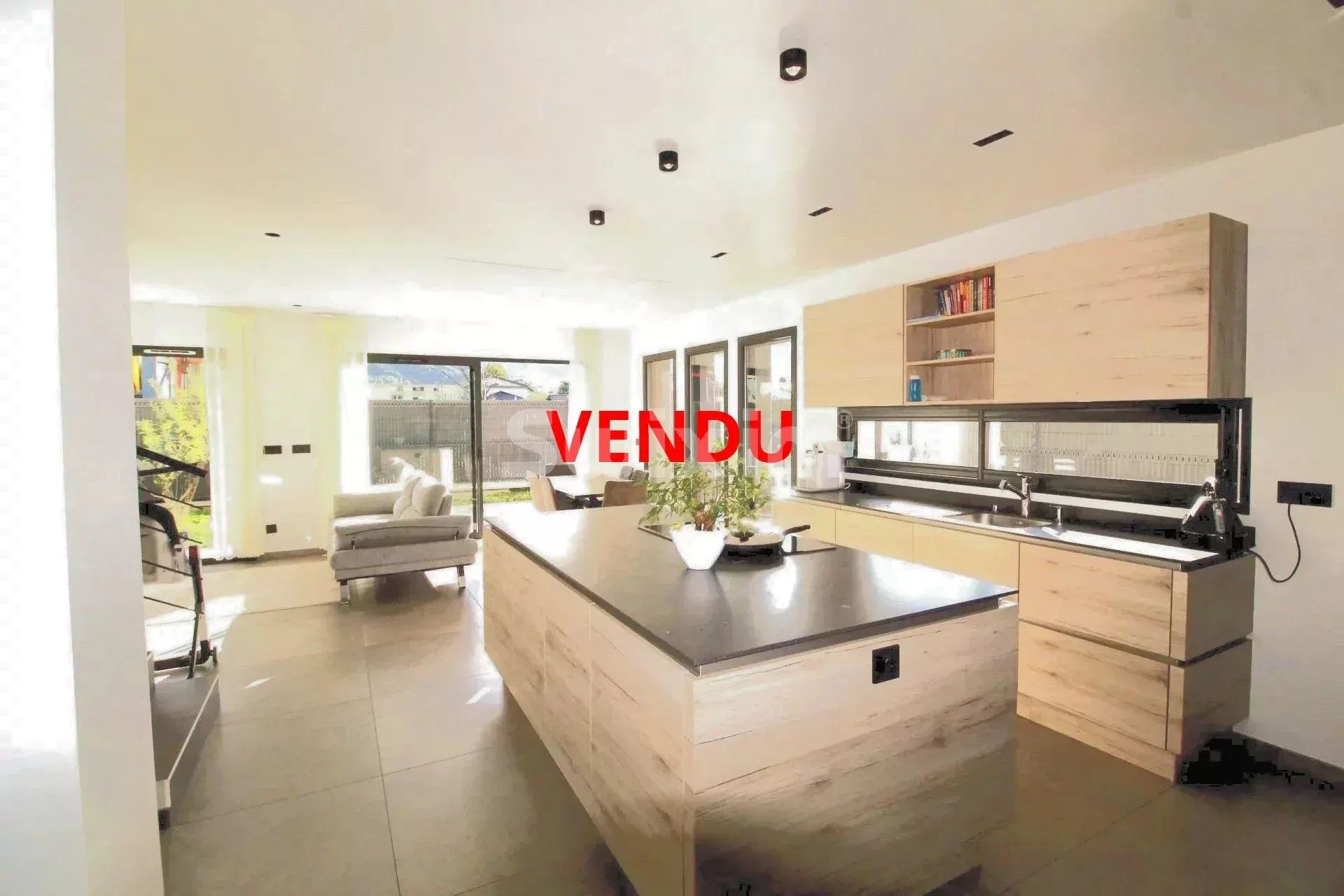 Vendita Casa Cluses 5&nbsp;Camere 127&nbsp;m²