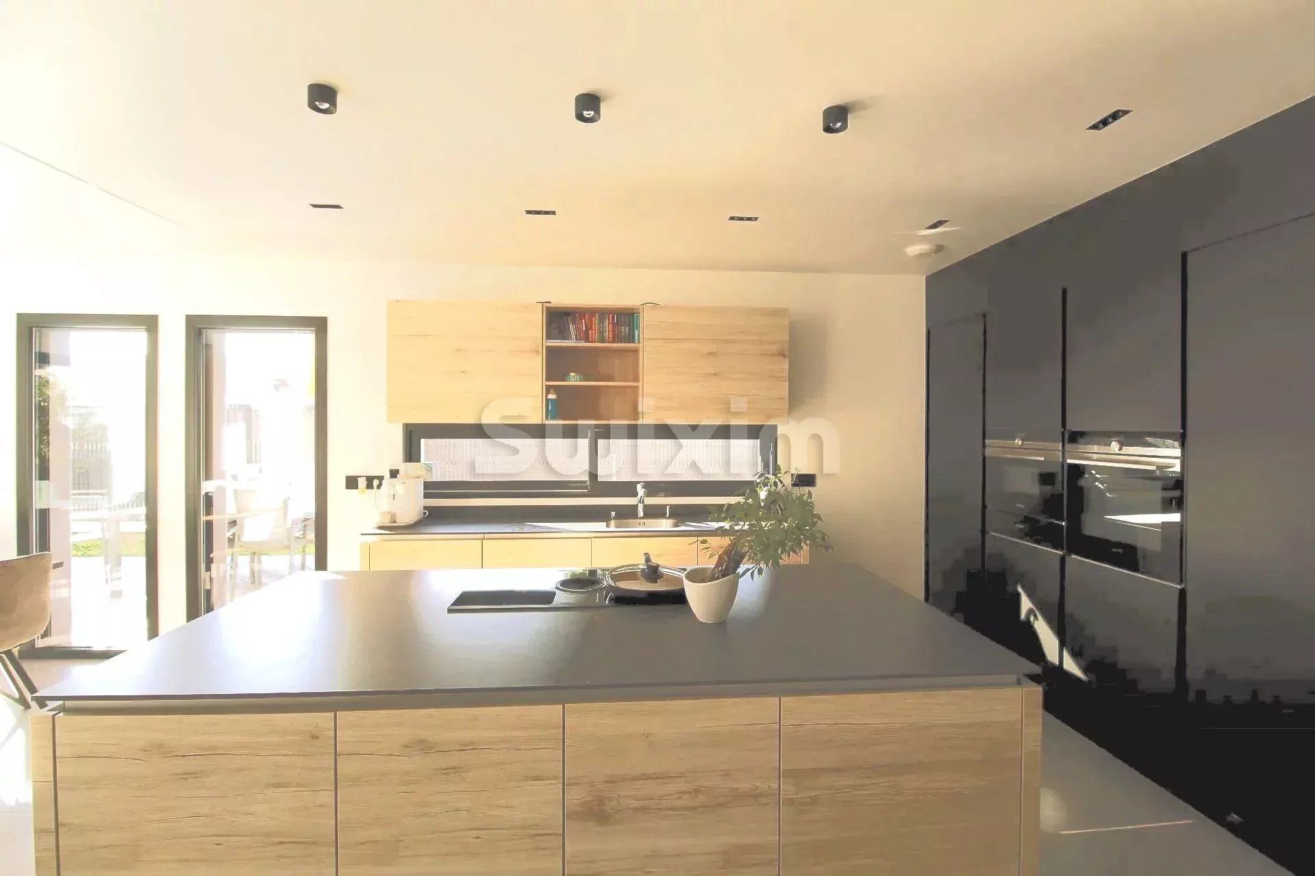 house 5 Rooms for sale on Cluses (74300)