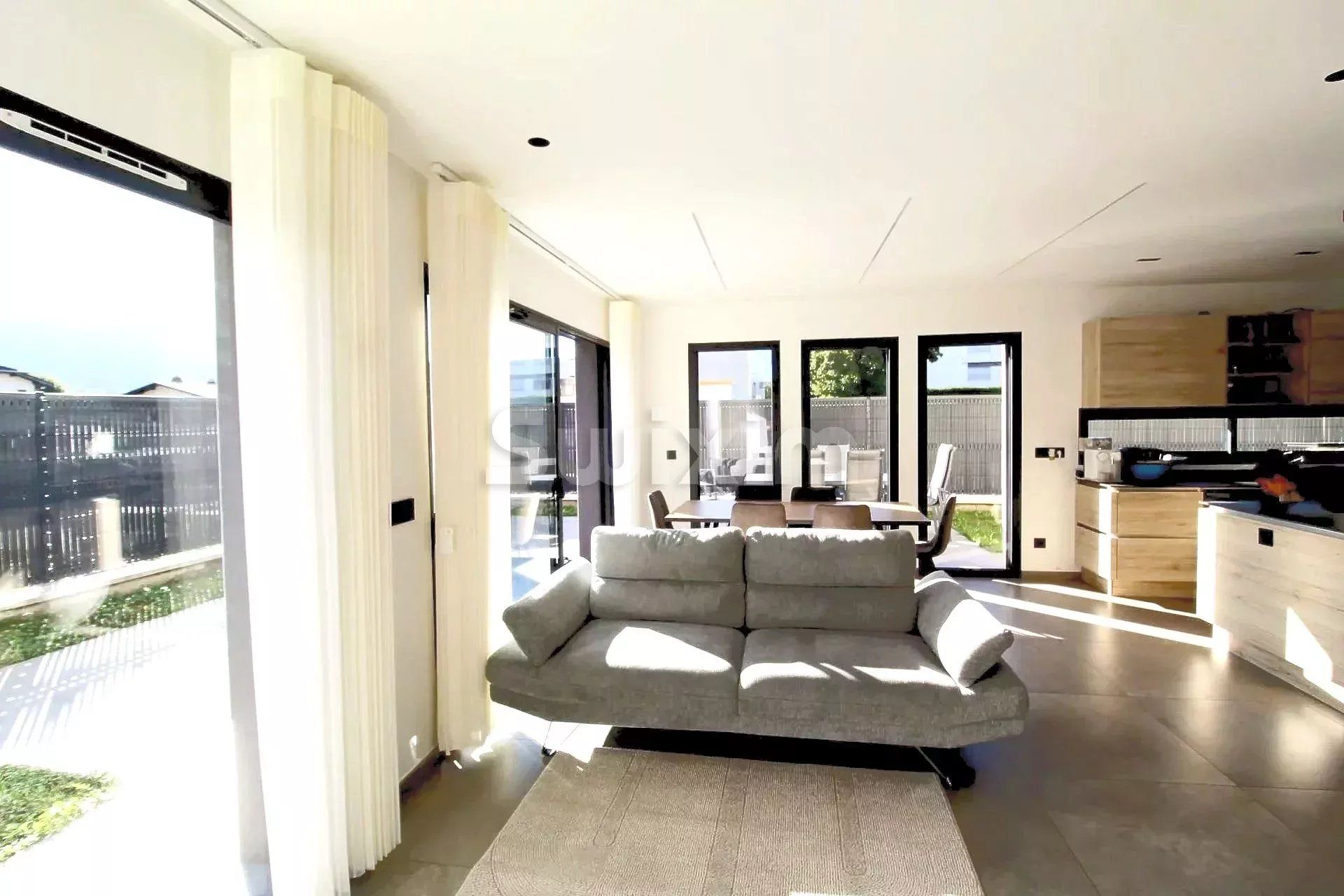 casa 5 Camere in vendita su Cluses (74300)