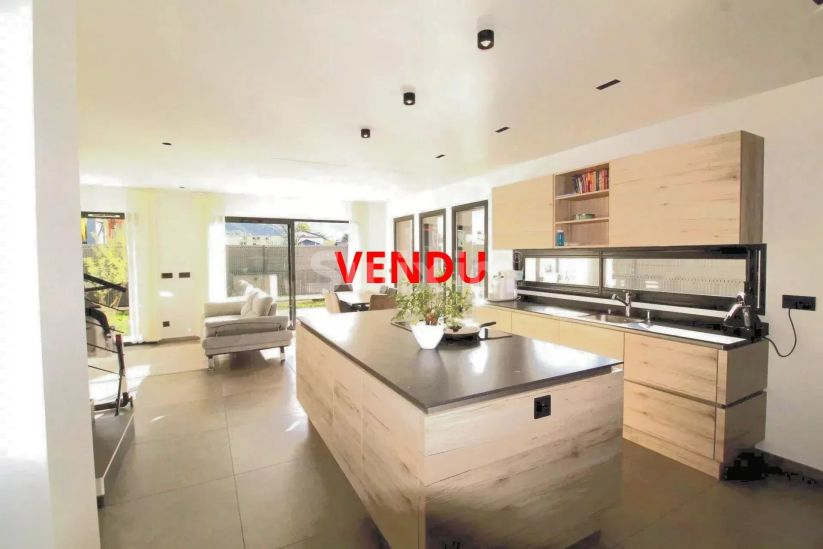 Vendita Casa Cluses 5&nbsp;Camere 127&nbsp;m²
