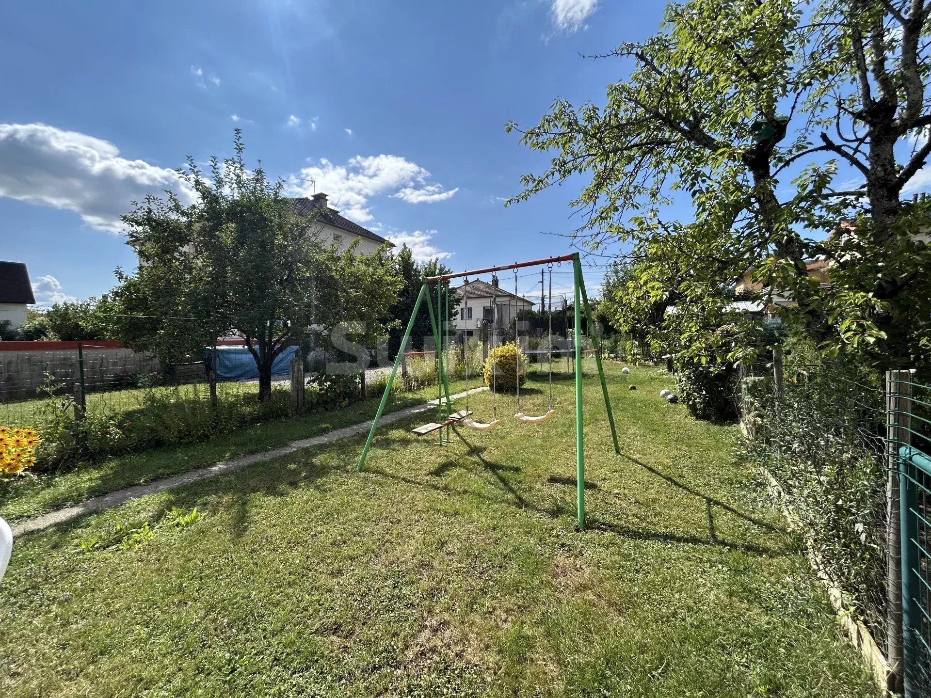 haus 4 Zimmer zum verkauf auf Lons-le-Saunier (39000)