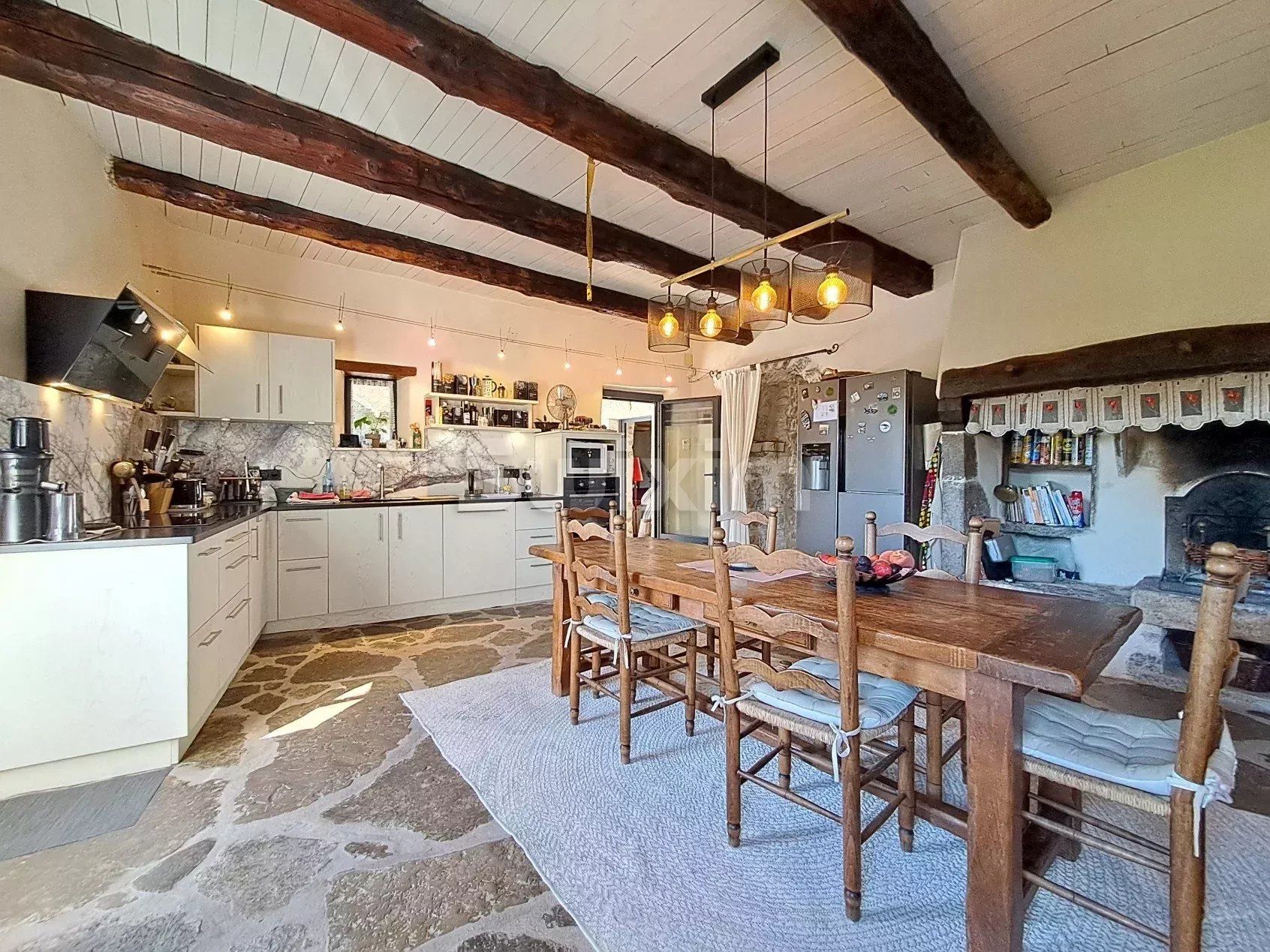 casa 5 Salas en venta en Saint-André-de-Cruzières (07460)