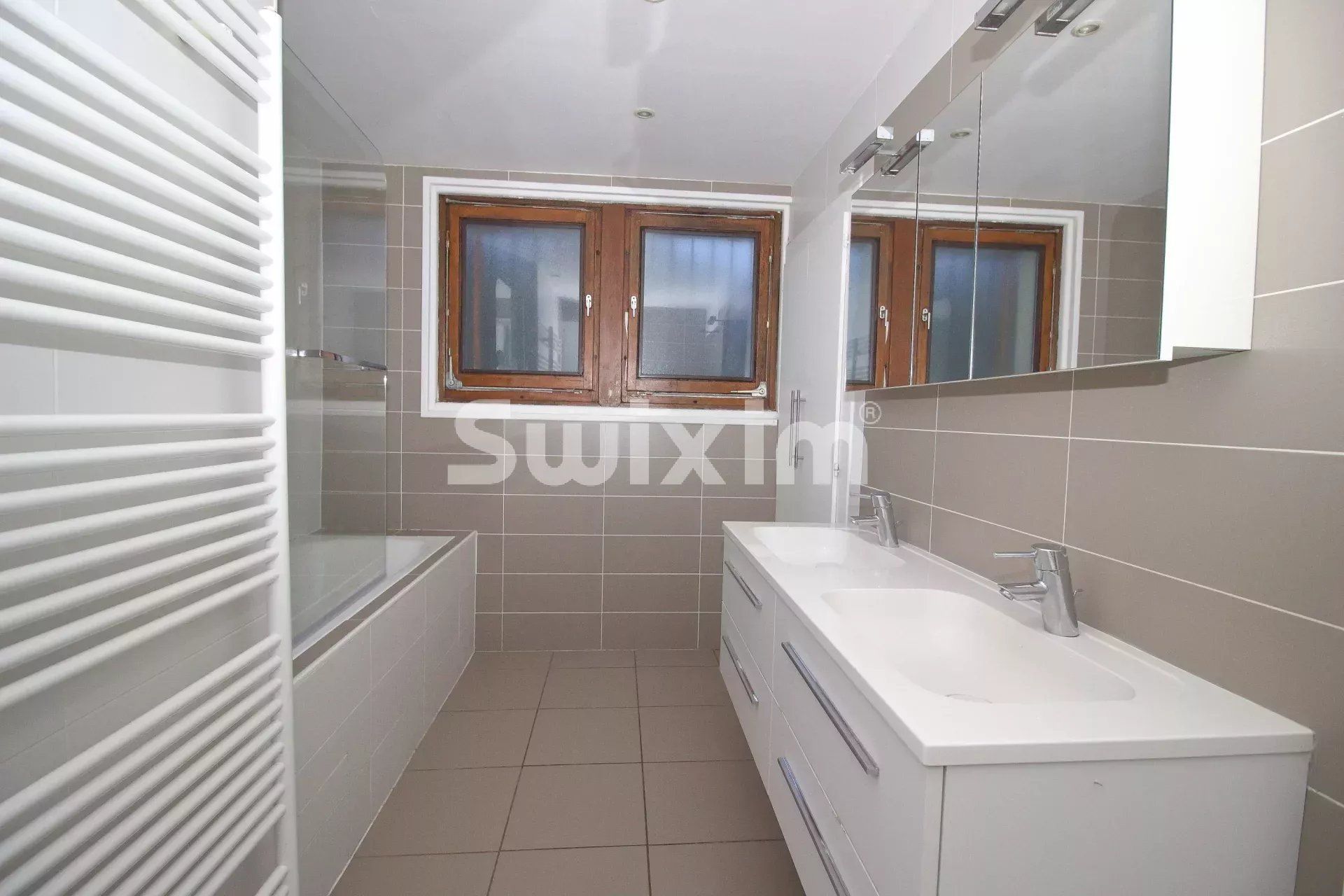 casa 6 Salas en venta en Échenevex (01170)