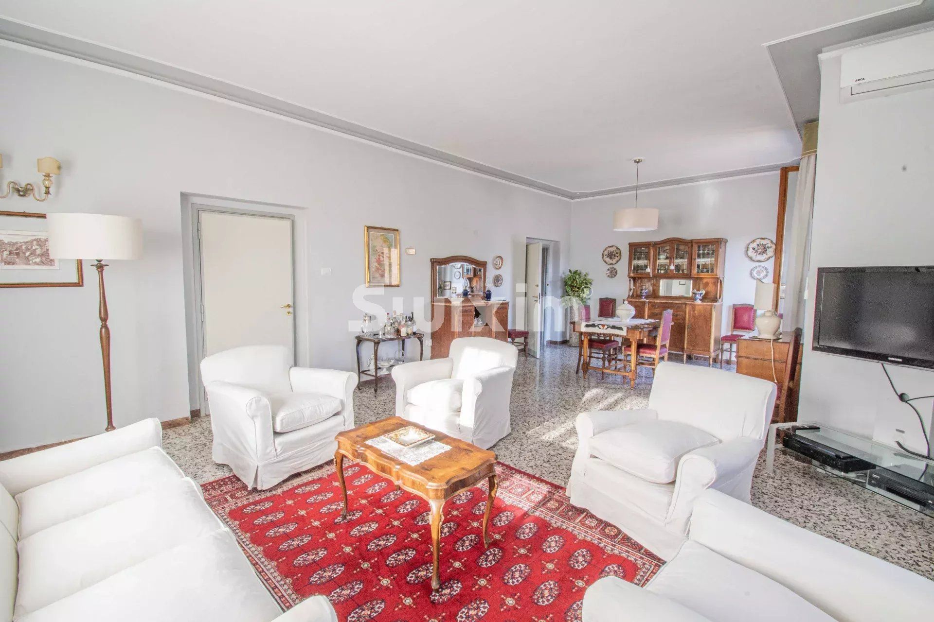 apartment 5 Rooms for rent on Siena (53100)