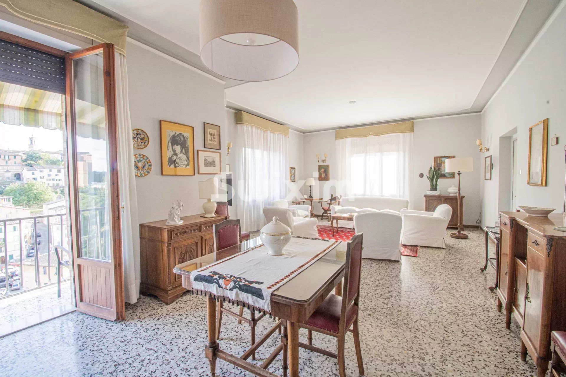 apartment 5 Rooms for rent on Siena (53100)