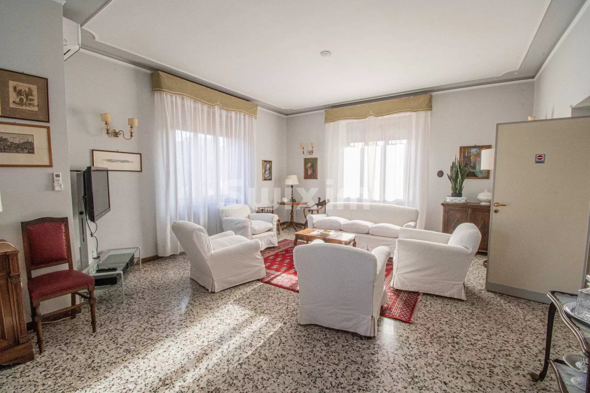 appartement 5 Pièces en location sur Siena (53100)