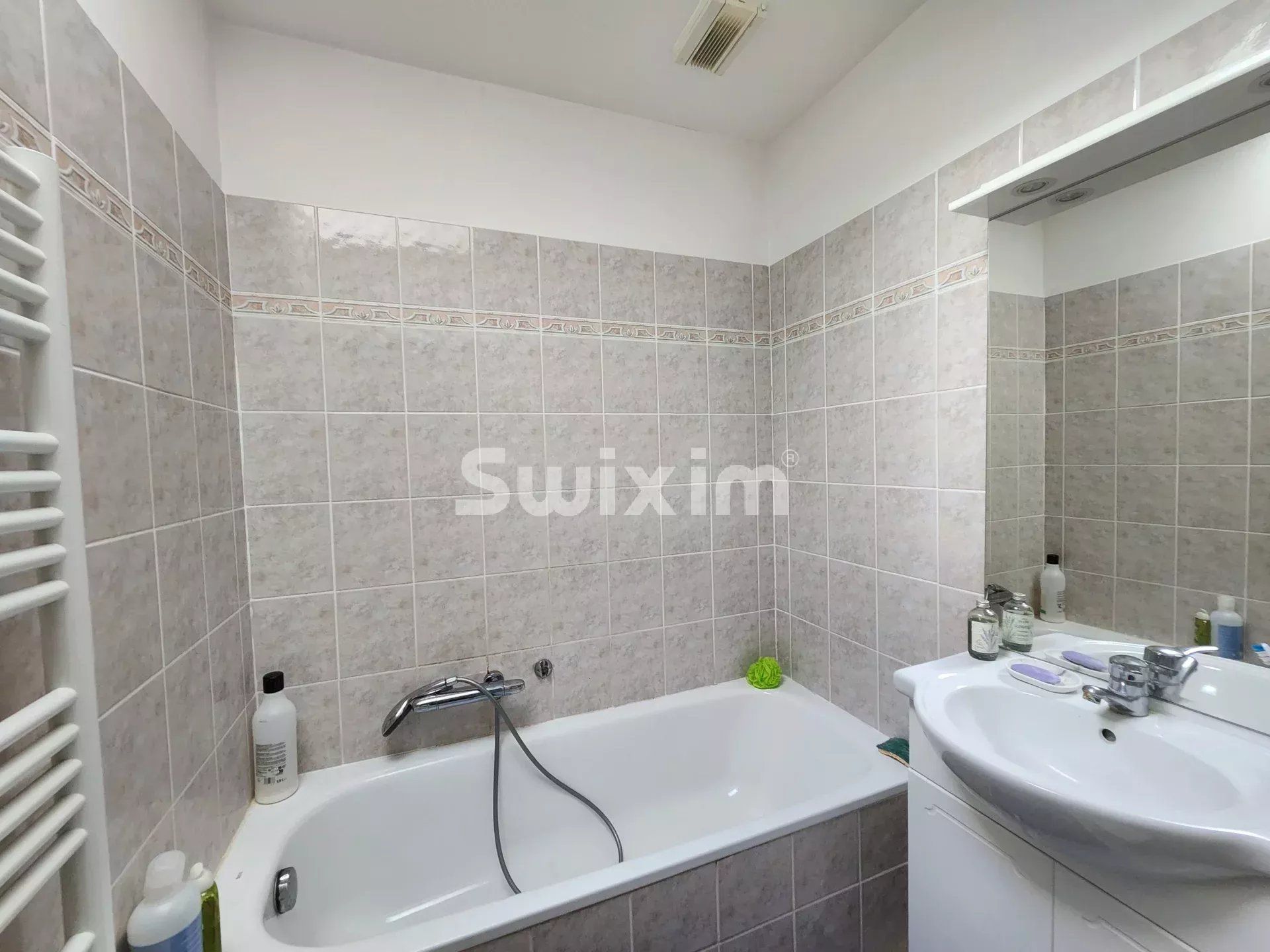 apartment 4 Rooms for sale on Draguignan (83300)