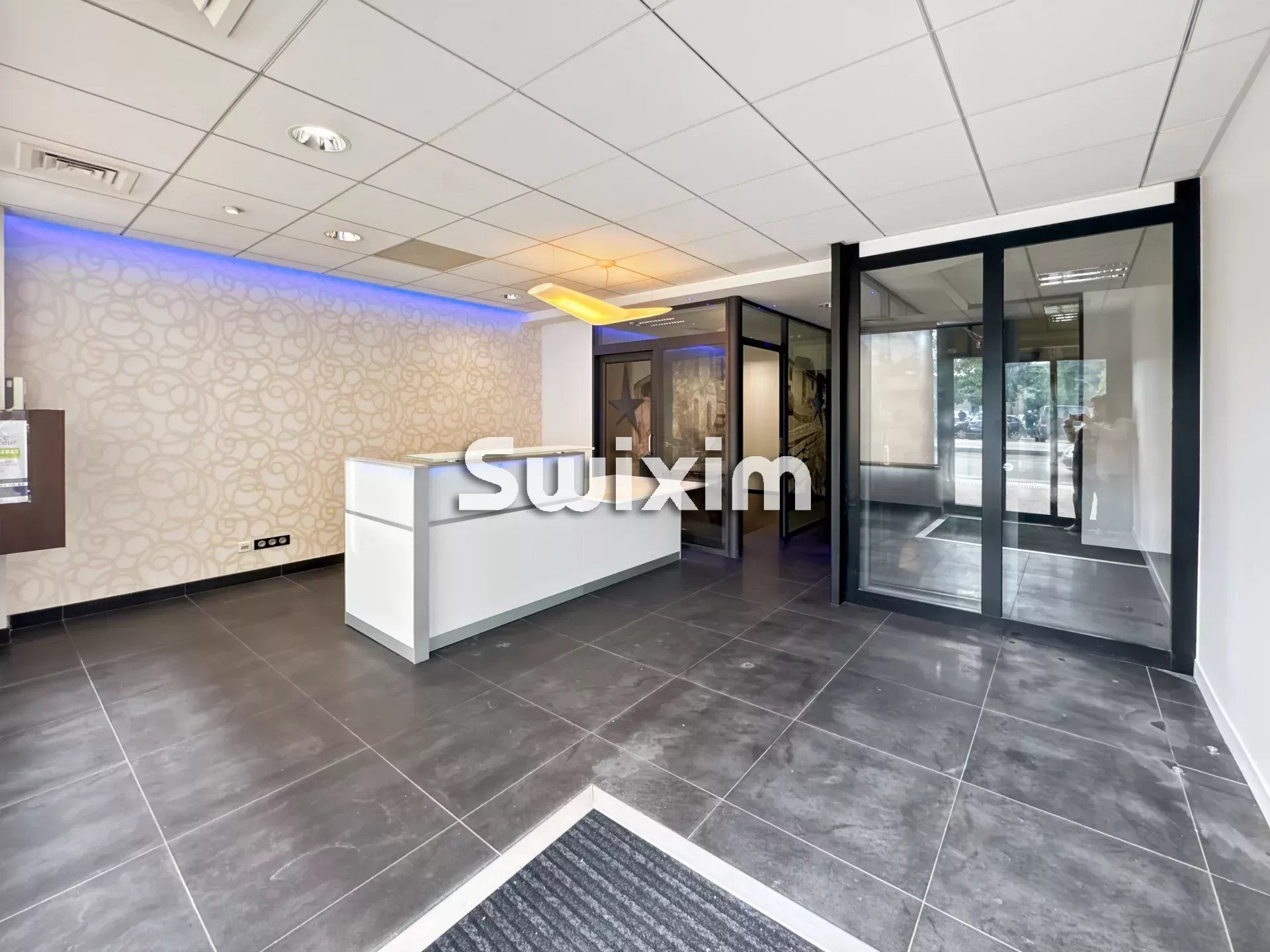 commerce 4 Pièces en location sur Pierrelatte (26700)