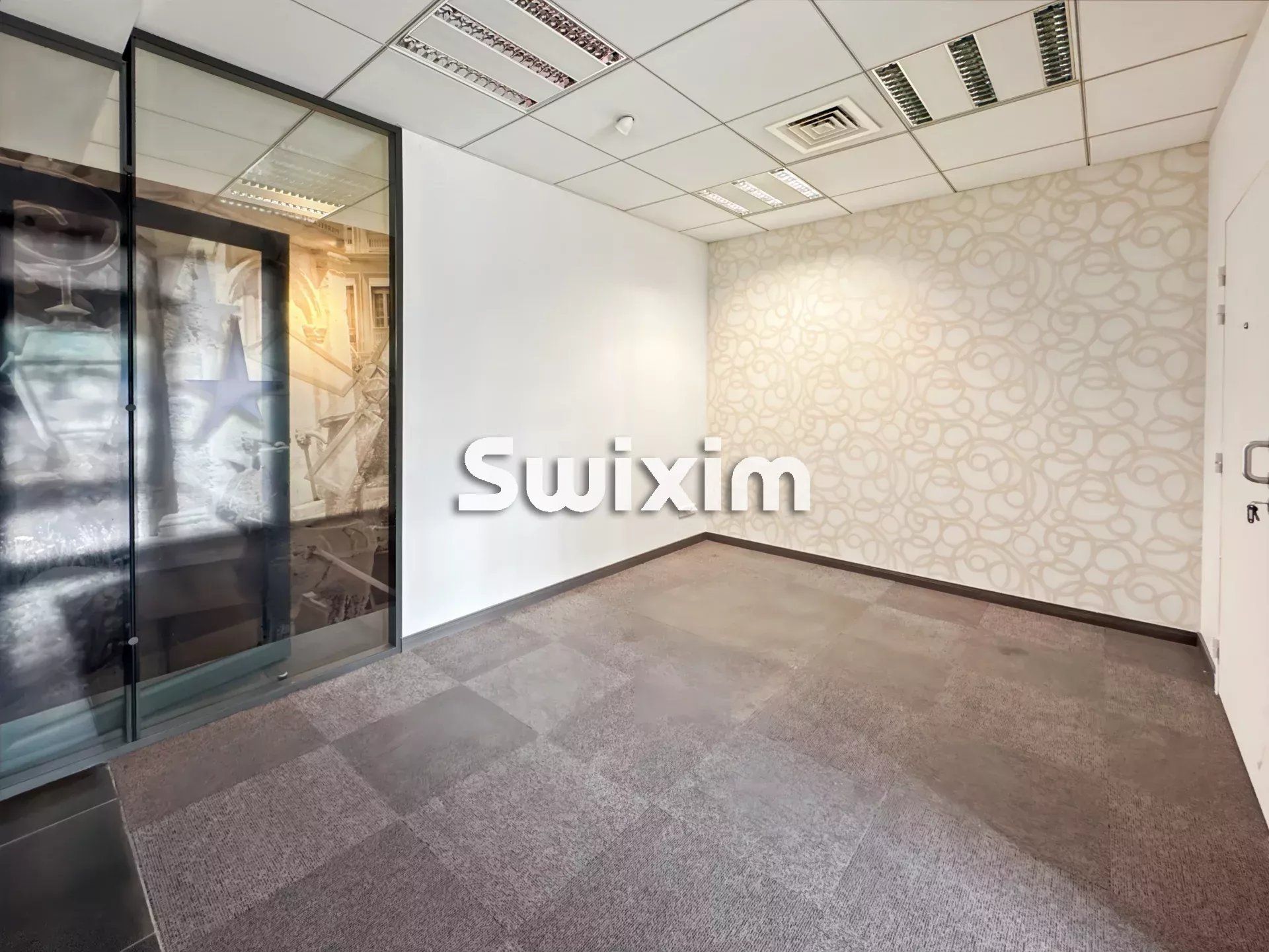 commerce 4 Pièces en location sur Pierrelatte (26700)