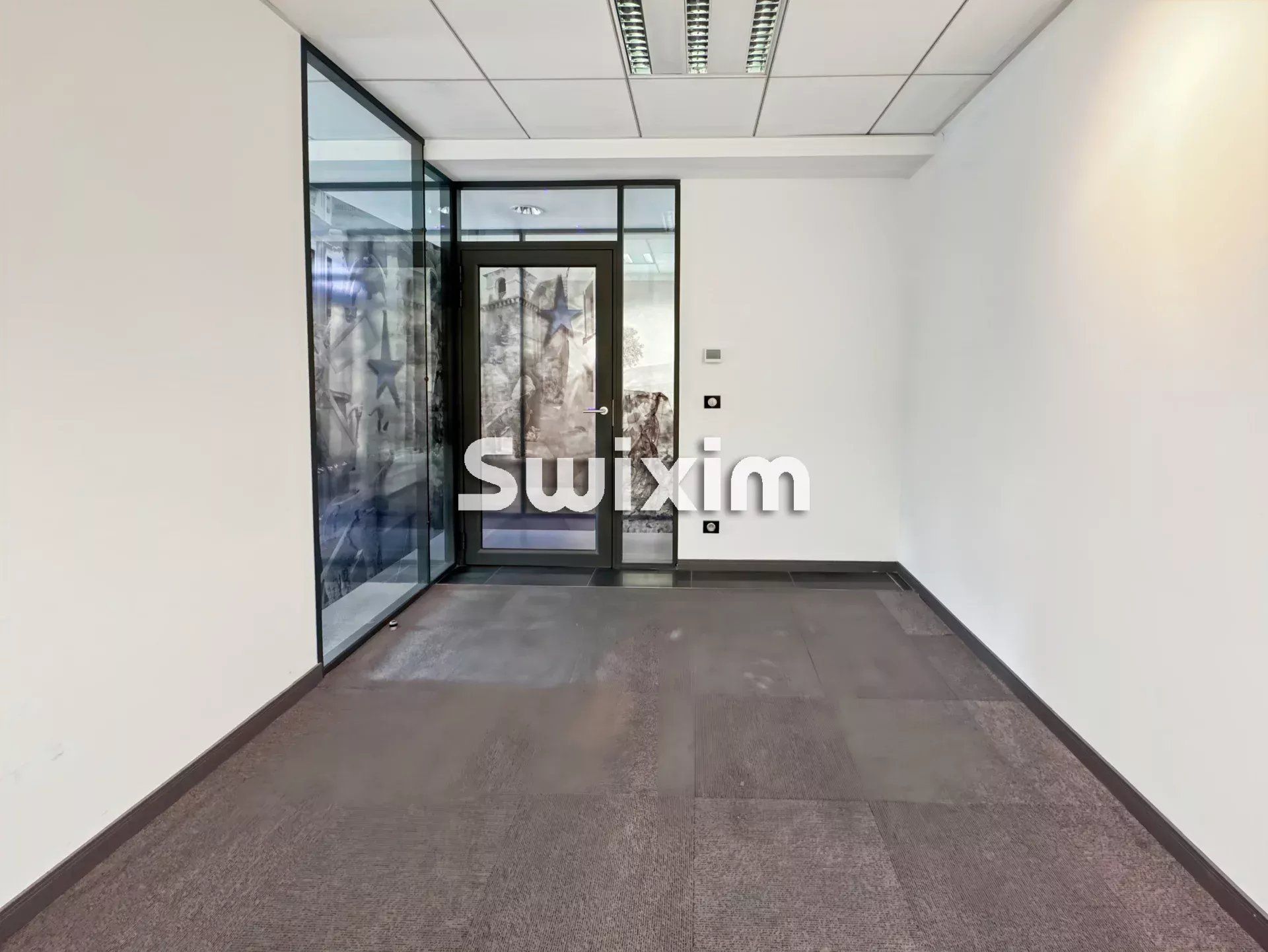 commerce 4 Pièces en location sur Pierrelatte (26700)