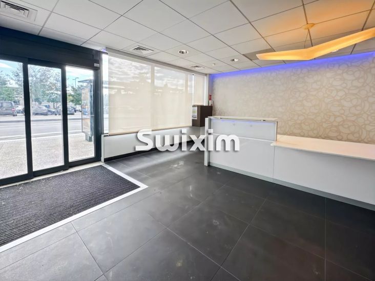 Location Commerce Pierrelatte 4 Pièces 100 m²
