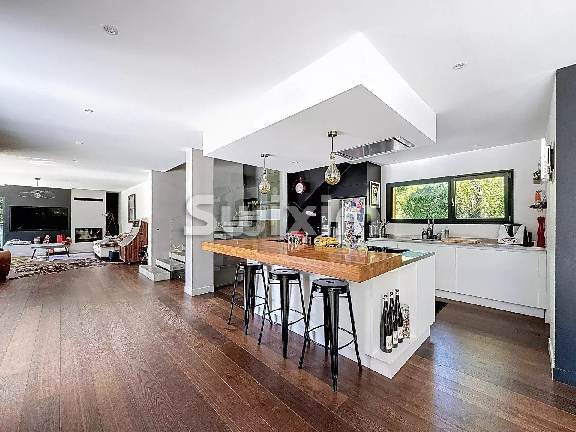 maison 8 Pièces en vente sur Divonne-les-Bains (01220)