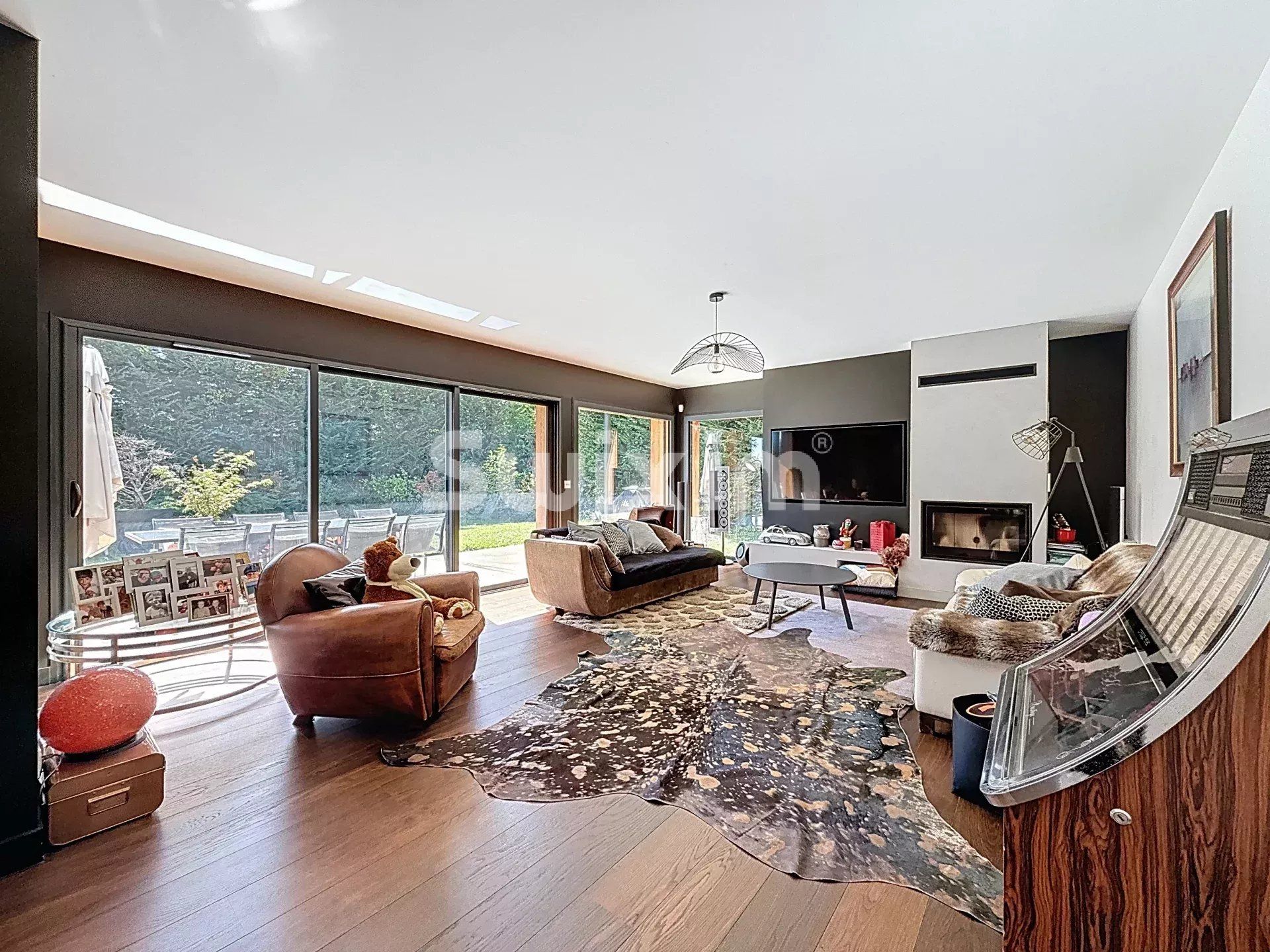 casa 8 Camere in vendita su Divonne-les-Bains (01220)