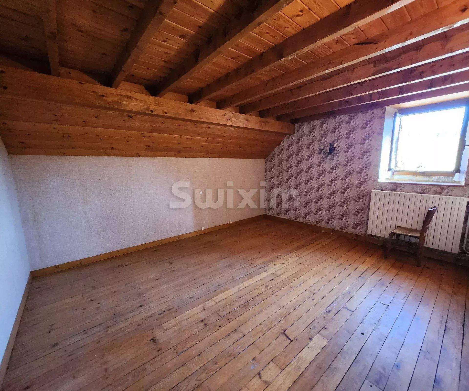 house 9 Rooms for sale on Poligny (39800)