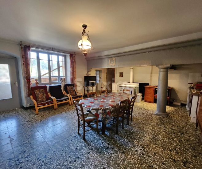 Vente Maison Poligny 9 Pièces 281.32 m²