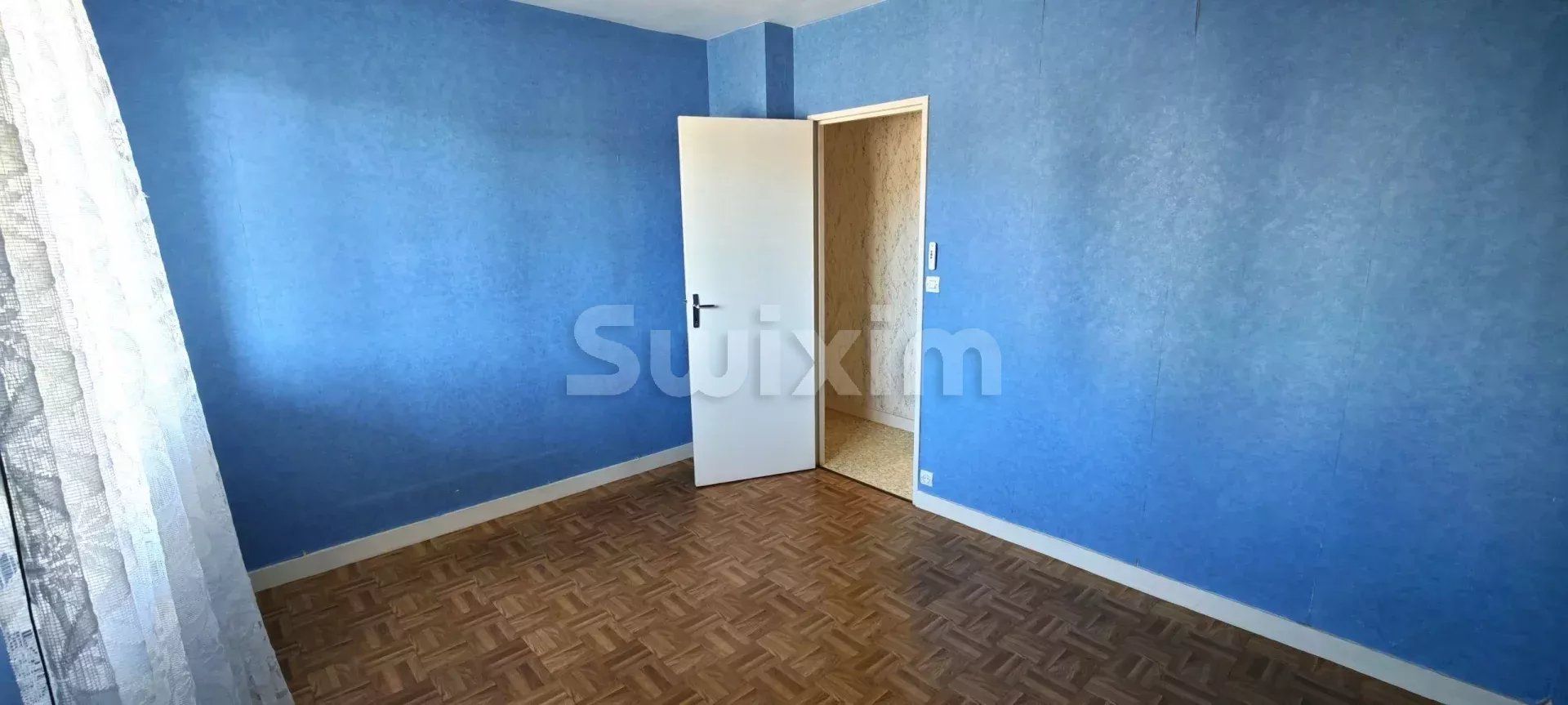 apartment 4 Rooms for sale on Dole (39100)