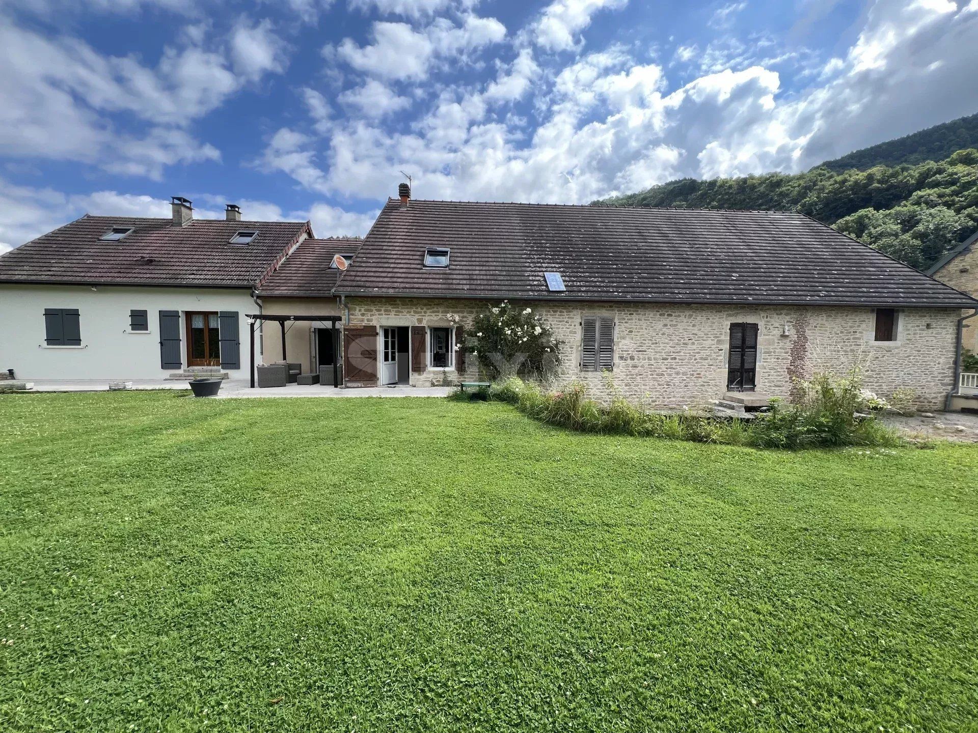 maison 12 Pièces en vente sur Lons-le-Saunier (39000)