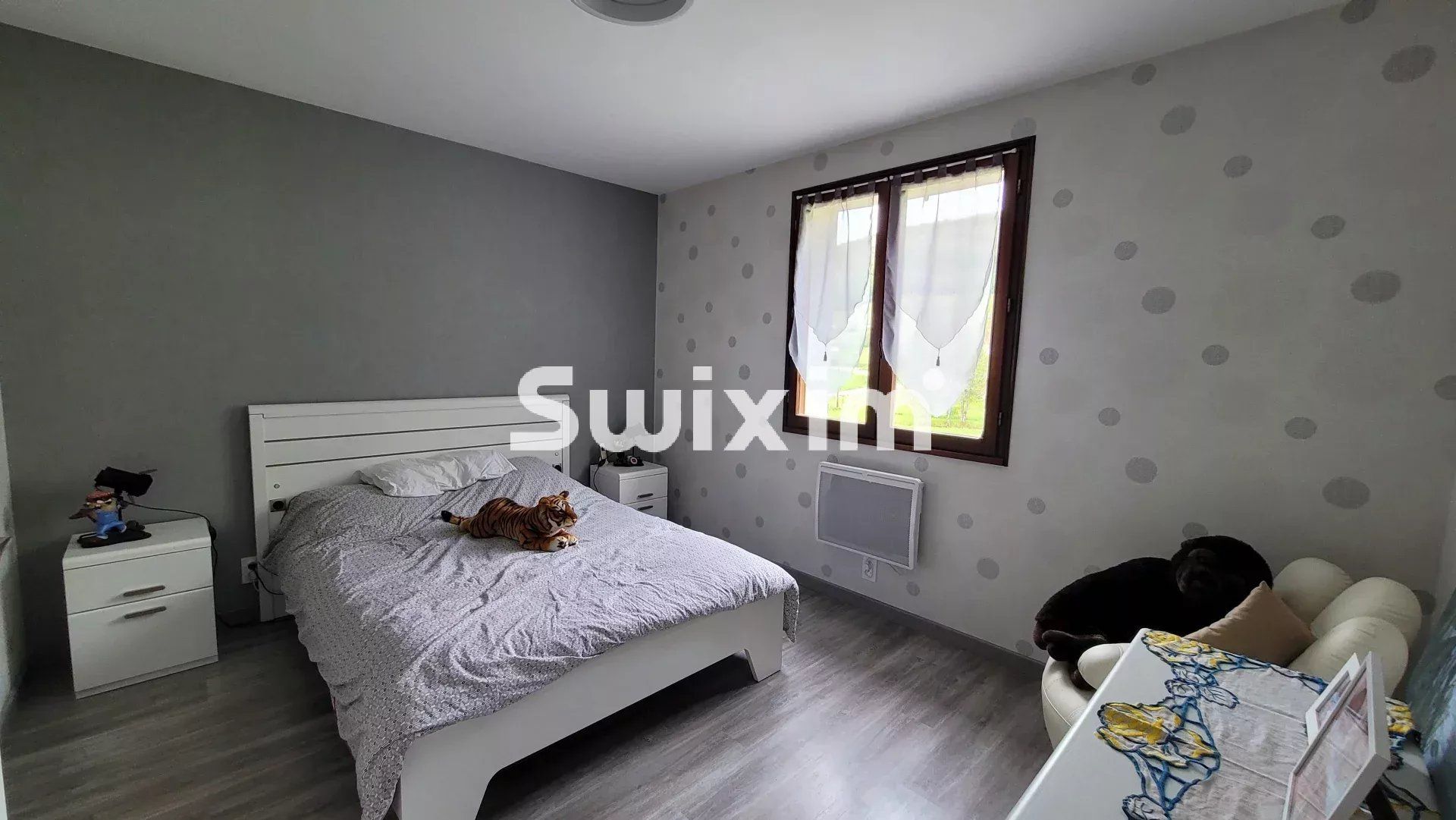 house 12 Rooms for sale on Lons-le-Saunier (39000)