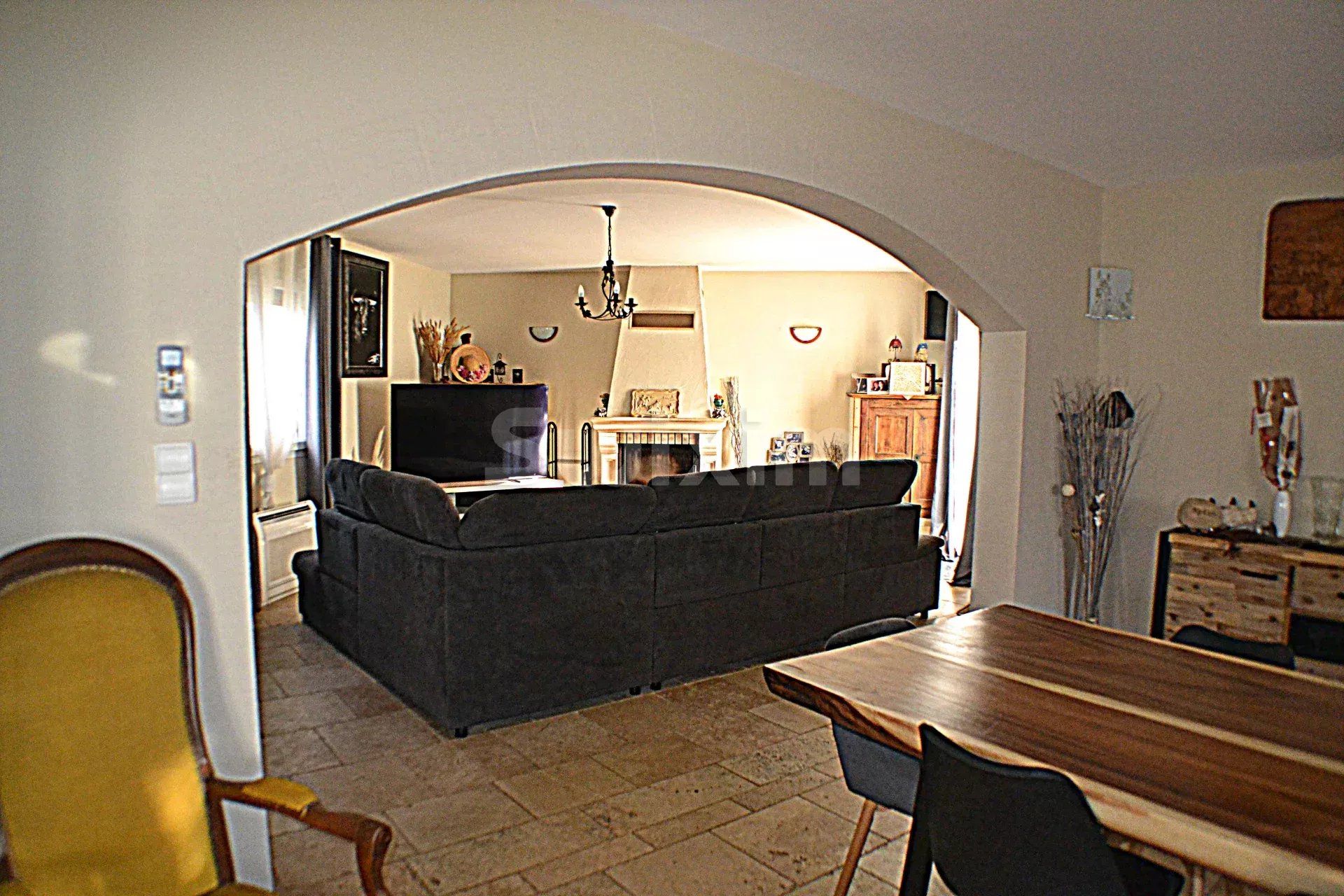 villa 6 Camere in vendita su Bellegarde (30127)