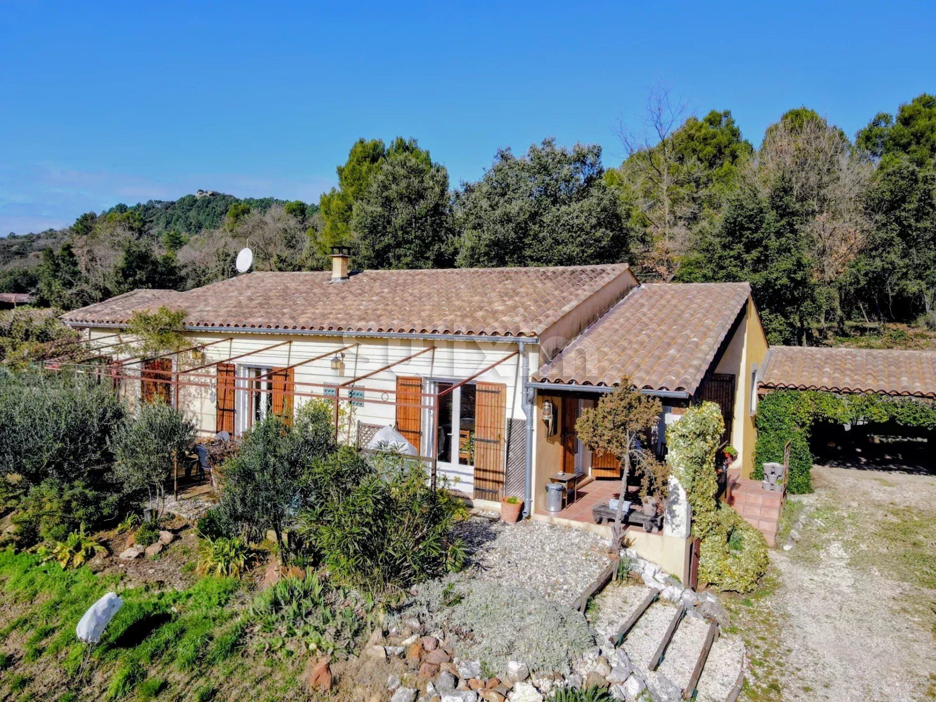 villa 5 Rooms for sale on Uzès (30700)