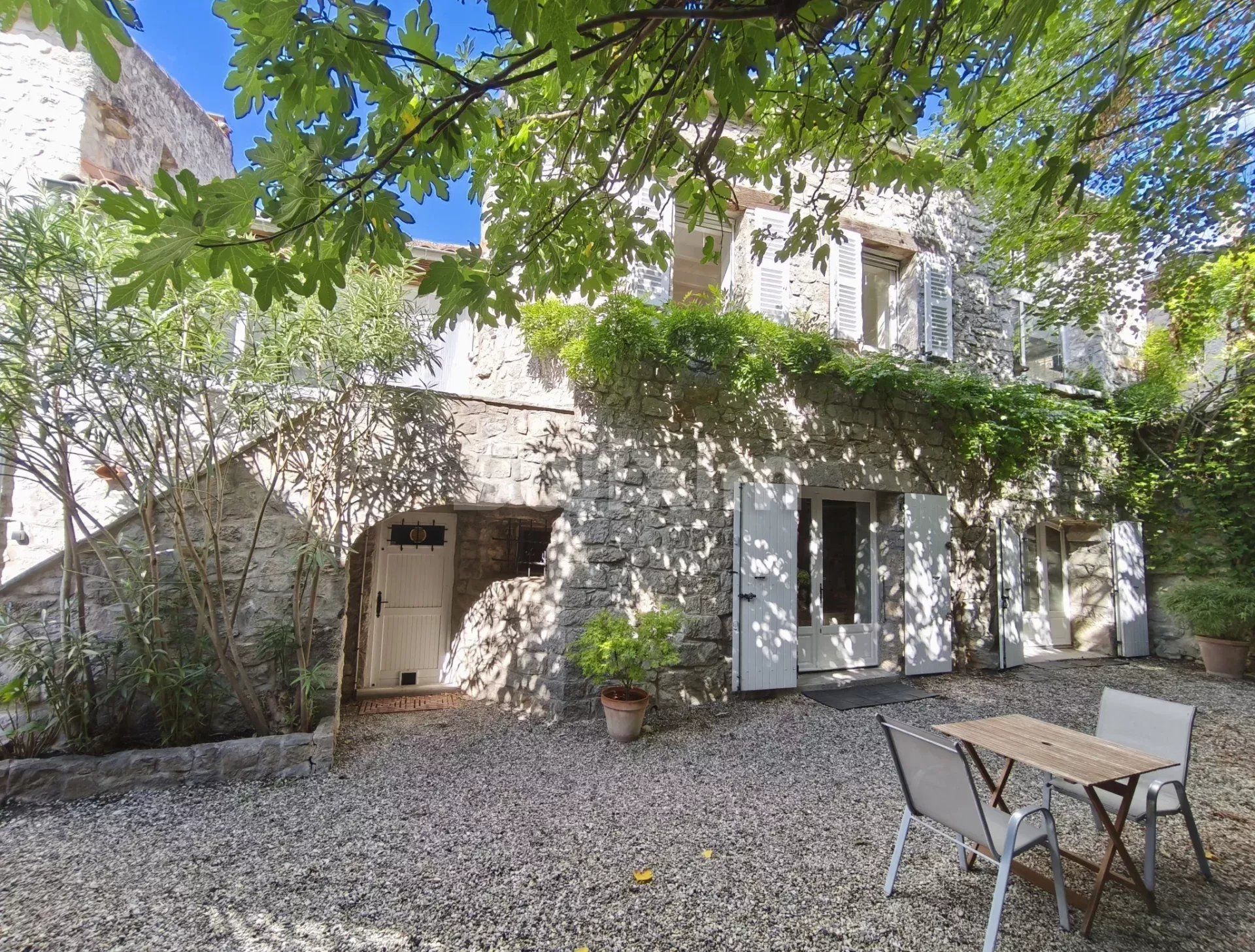 casa 6 Salas en venta en Vallon-Pont-d'Arc (07150)