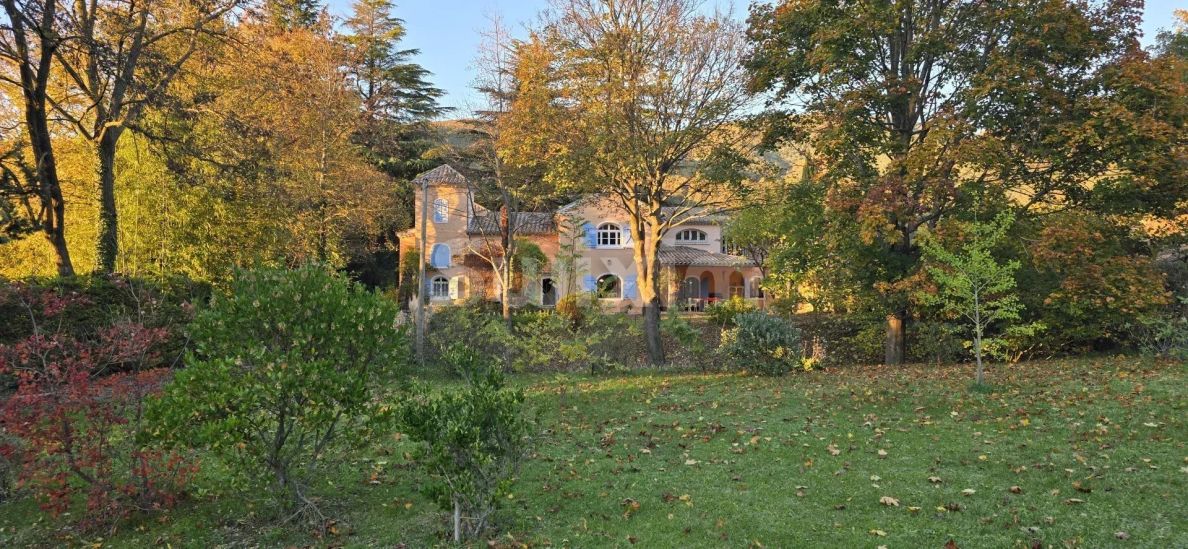 Vente Maison Dieulefit 12 Pièces 305 m²