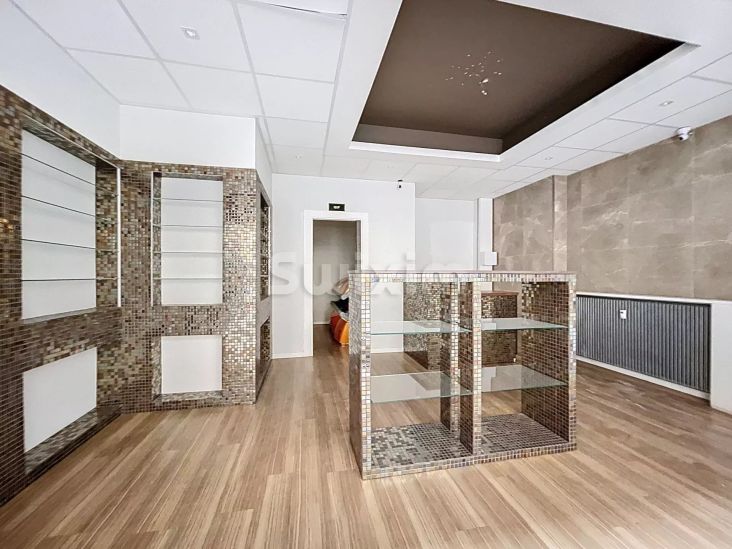 Vente Commerce Sallanches 175.78 m²
