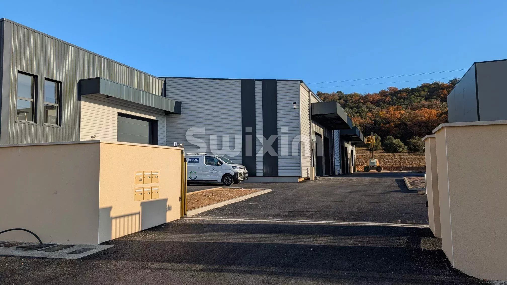 locale industriale 1 camera in affitto su Saint-Paul-Trois-Châteaux (26130)