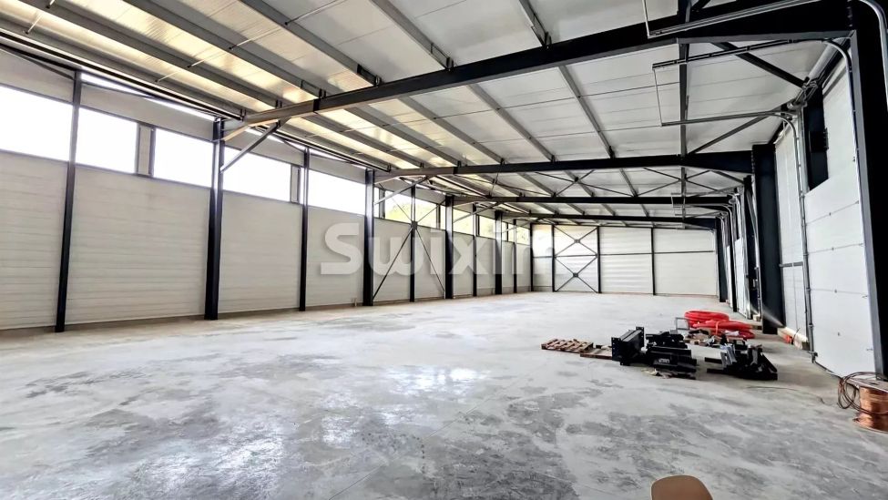 Location Entrepôt Saint-Paul-Trois-Châteaux 1 pièce 749 m²