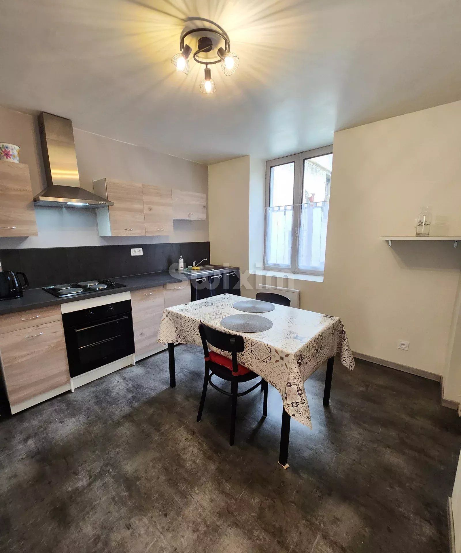 edifício 5 Quartos para venda sobre Poligny (39800)