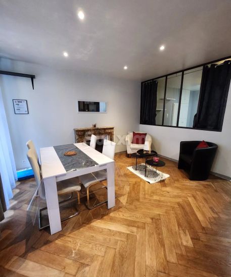 Venda Edifício Poligny 5 Quartos 108.85 m²