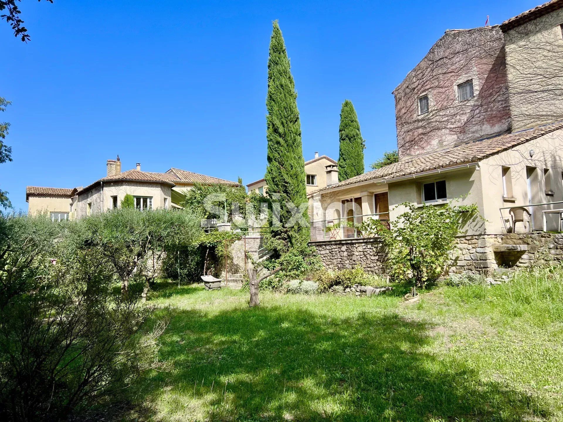 casa 13 Camere in vendita su Saint-Victor-la-Coste (30290)