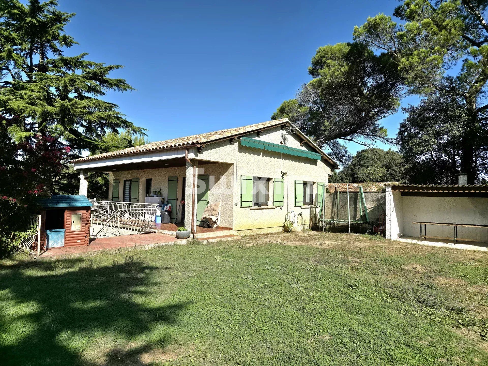 house 7 Rooms for sale on Suze-la-Rousse (26790)