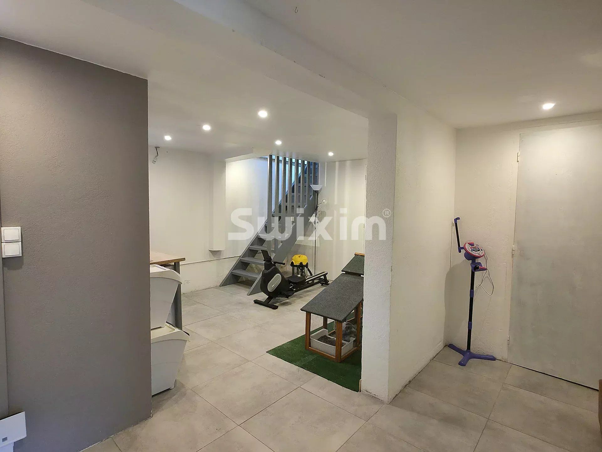 house 7 Rooms for sale on Suze-la-Rousse (26790)