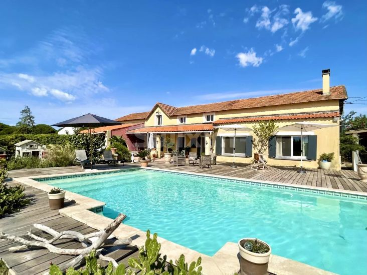 Vente Propriété Saint-Laurent-d'Aigouze 16 Pièces 453 m²