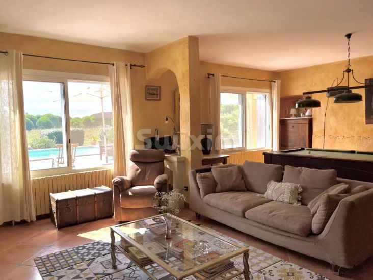 Sale Property Saint-Laurent-d'Aigouze 16 Rooms 453 m²