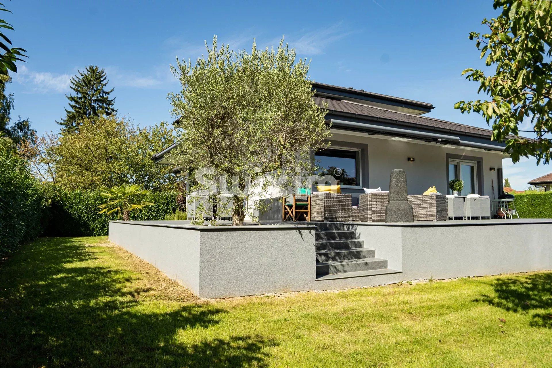 house 9 Rooms for sale on Veigy-Foncenex (74140)