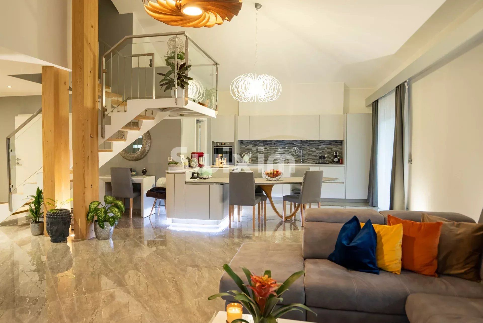 house 9 Rooms for sale on Veigy-Foncenex (74140)