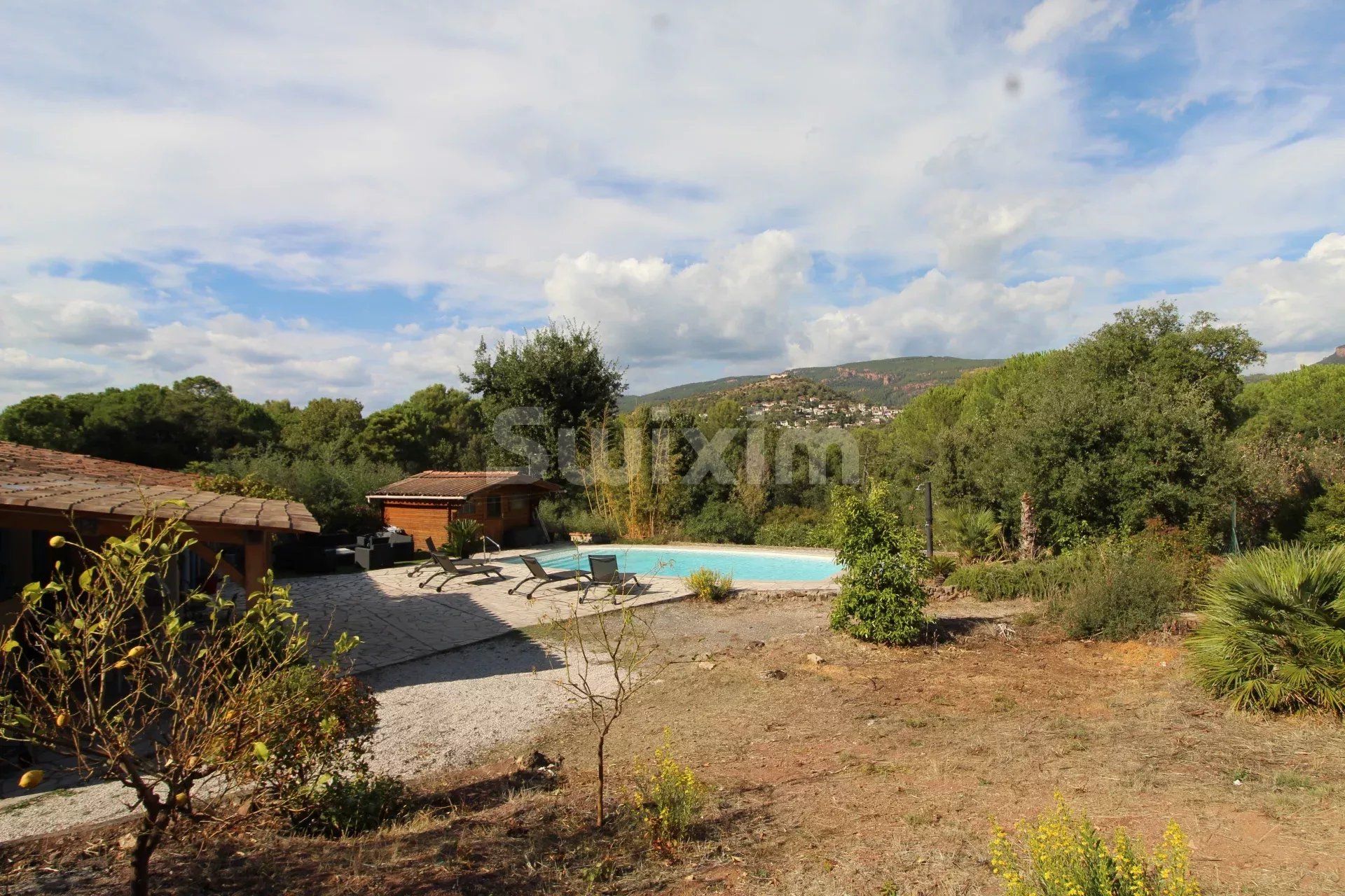 villa 4 Rooms for sale on Roquebrune-sur-Argens (83520)