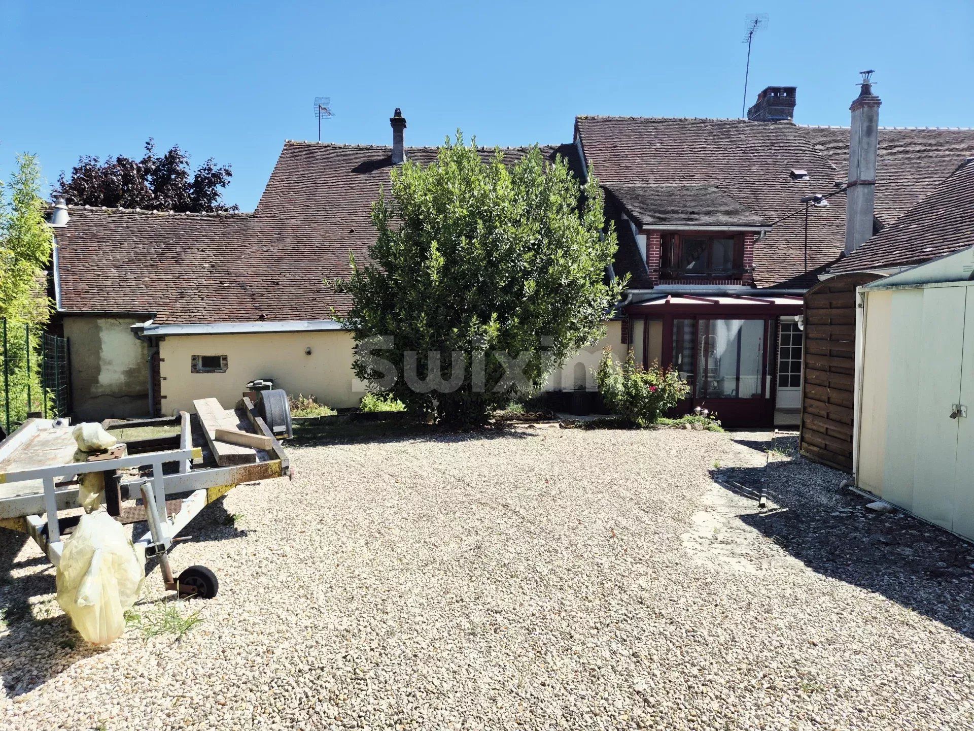 house 4 Rooms for sale on Le Val d'Ocre (89110)