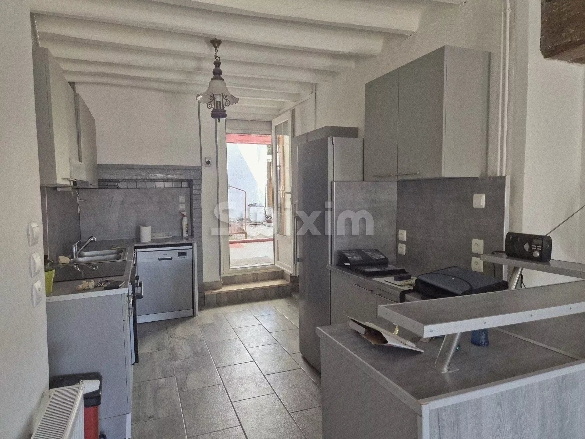 house 4 Rooms for sale on Le Val d'Ocre (89110)