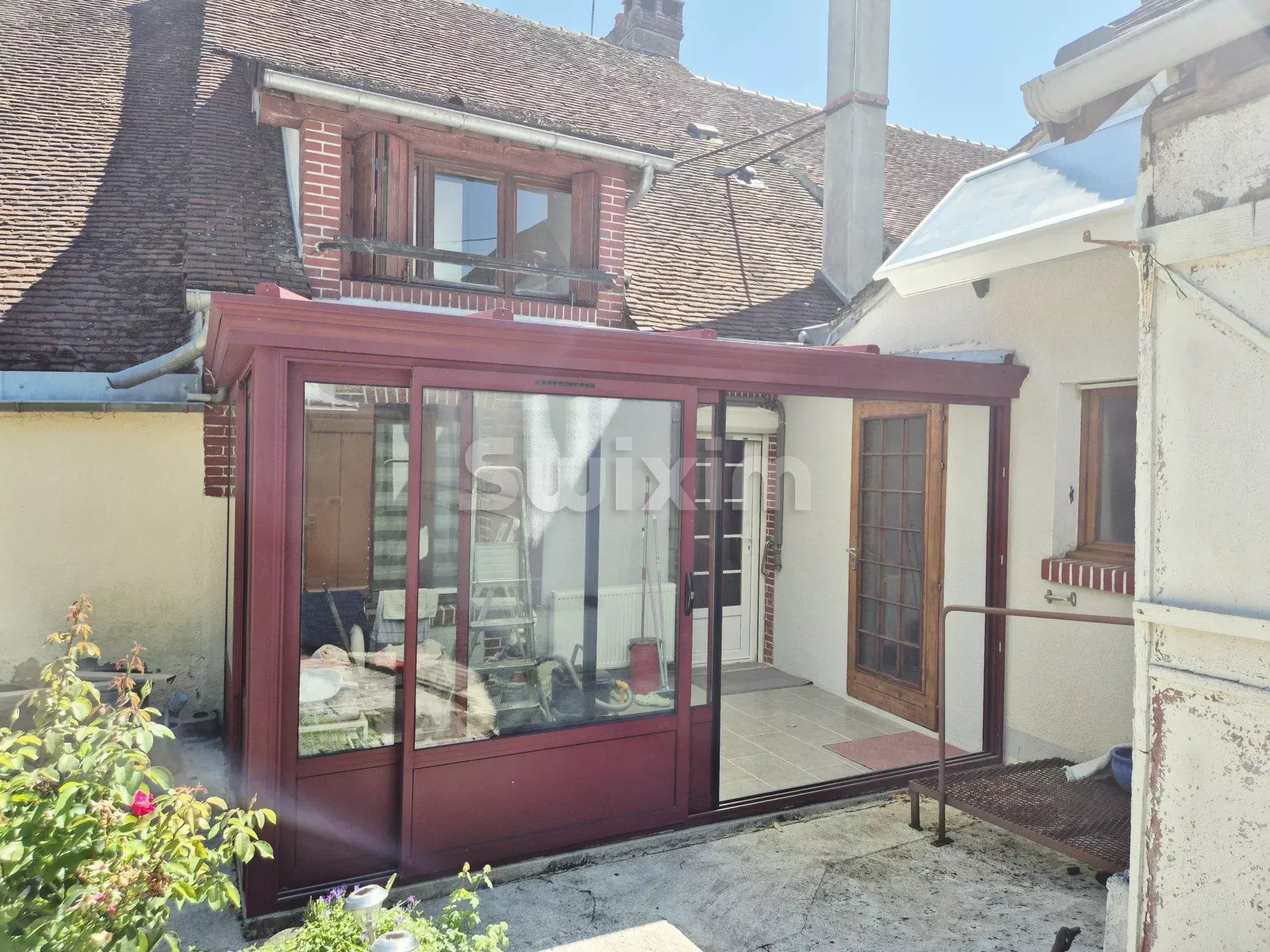 house 4 Rooms for sale on Le Val d'Ocre (89110)