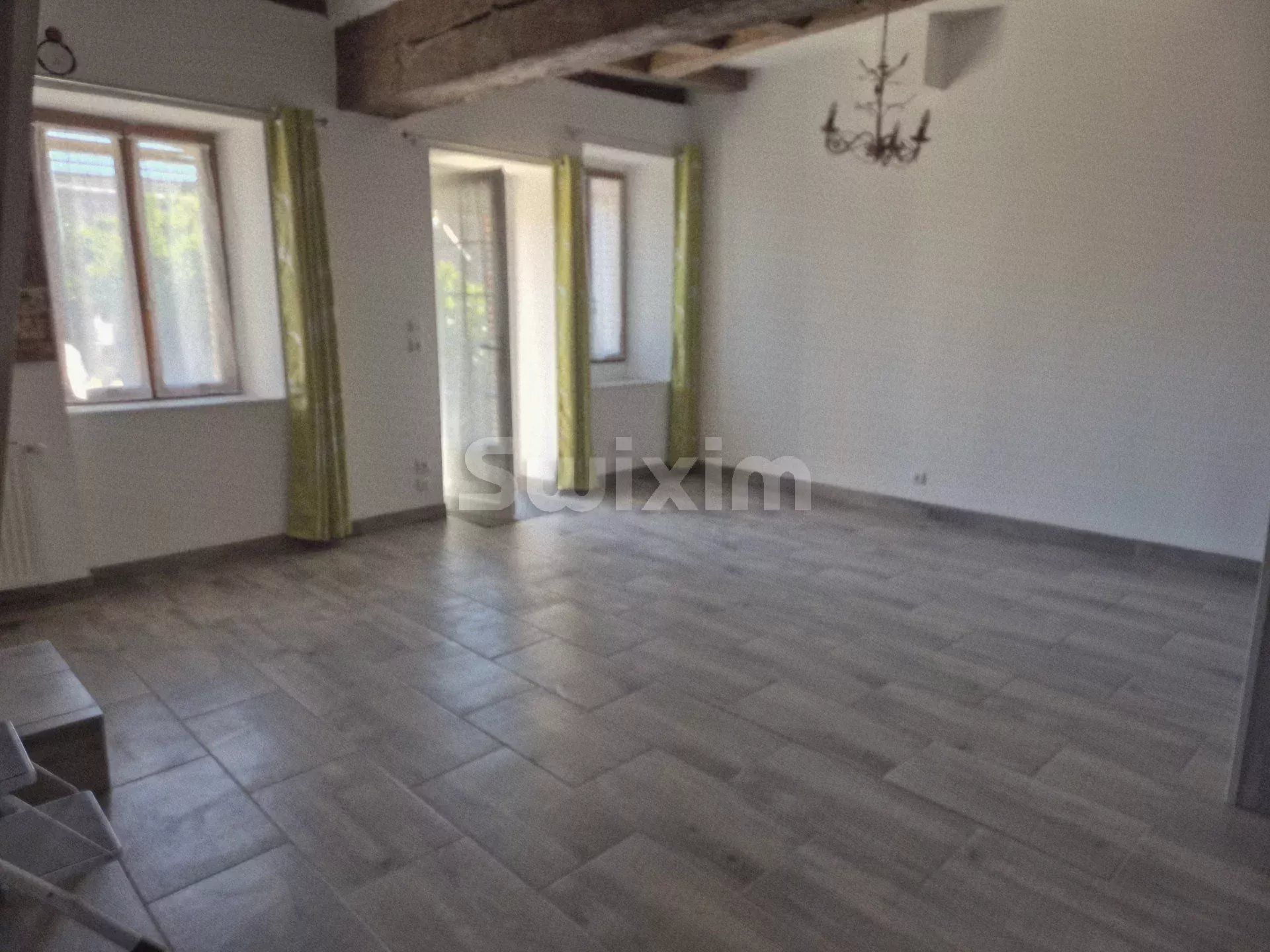 house 4 Rooms for sale on Le Val d'Ocre (89110)