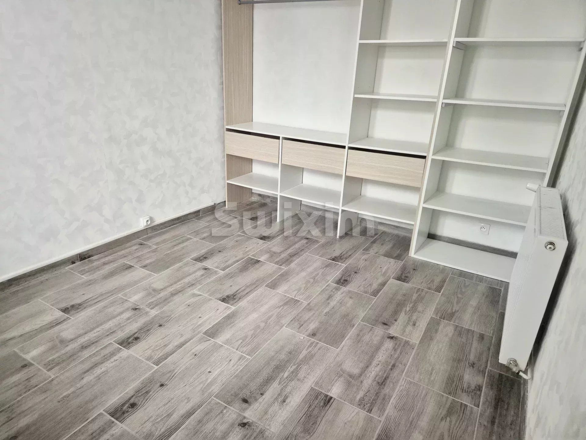 house 4 Rooms for sale on Le Val d'Ocre (89110)