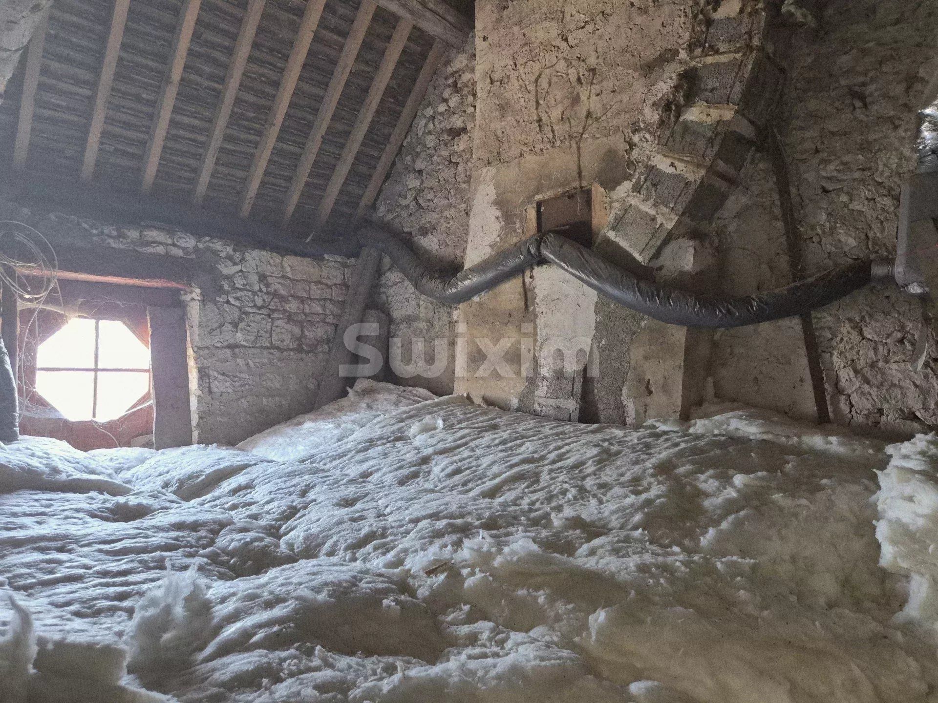 house 4 Rooms for sale on Le Val d'Ocre (89110)