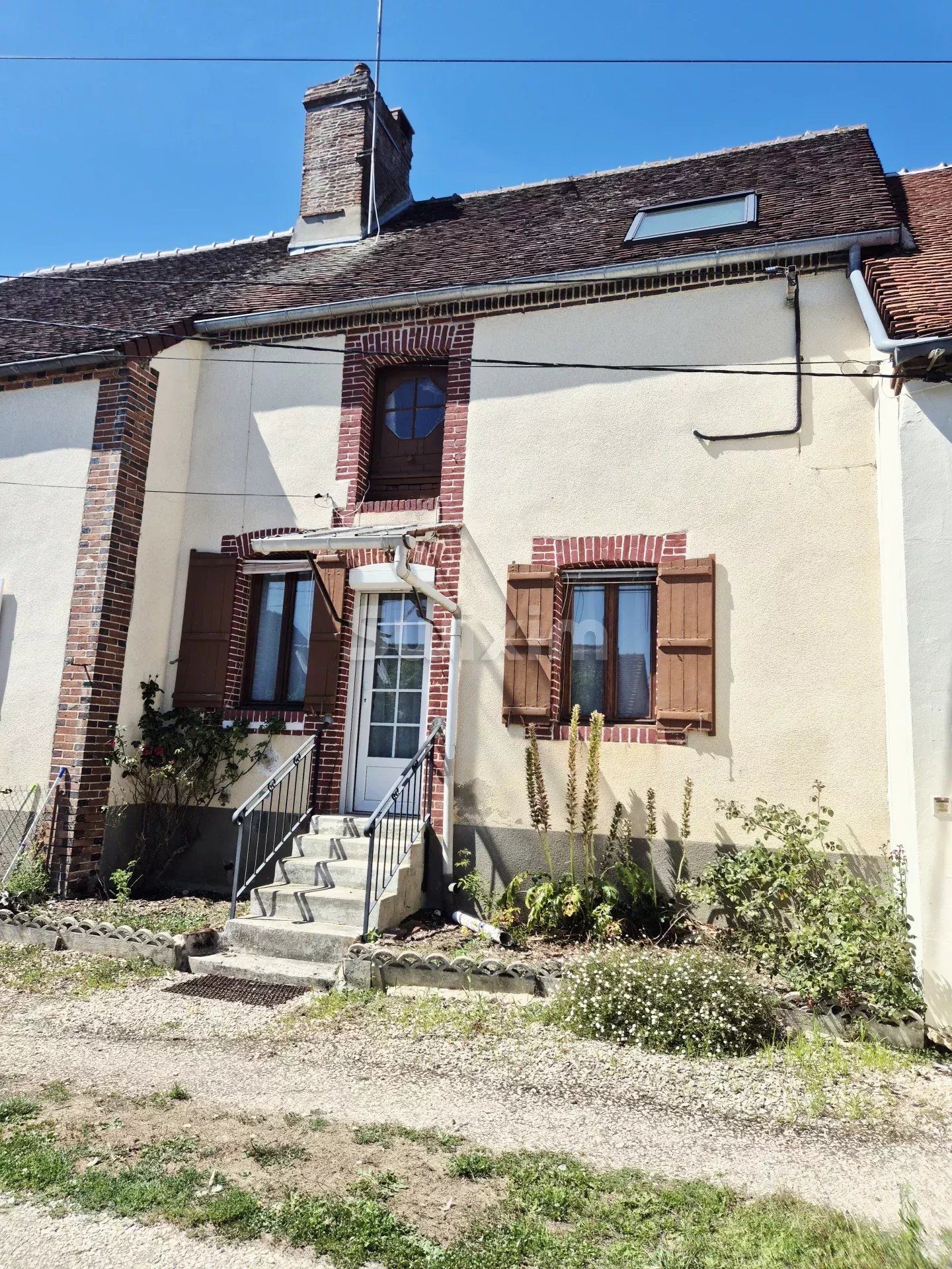 house 4 Rooms for sale on Le Val d'Ocre (89110)