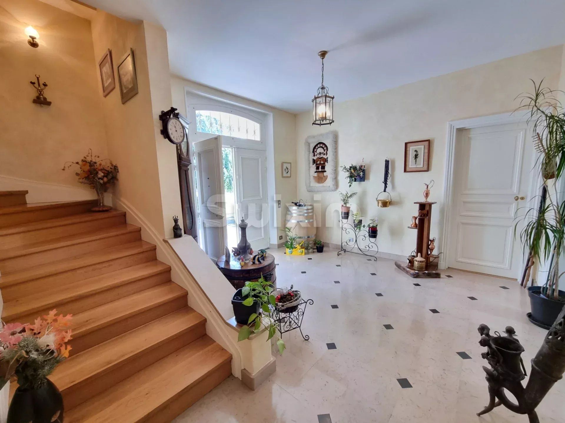 propriété 14 Pièces en vente sur Varennes-Vauzelles (58640)